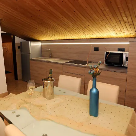 Leona Apartman Póla