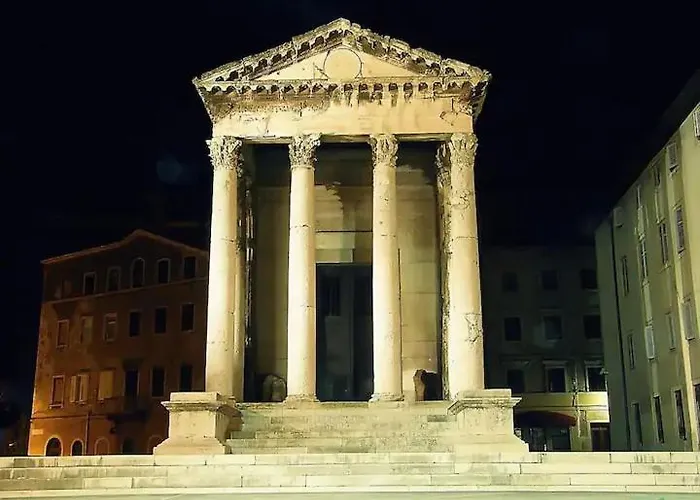 Leona * Pula