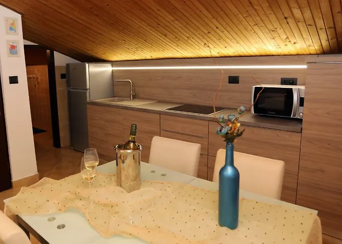 Leona Lejlighed Pula